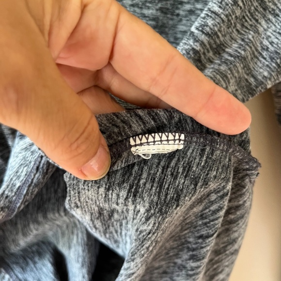 REEBOK Sz M Marled Gray Hoodie Thumbholes Stretch Activewear Top Sport Shirt - Picture 9 of 9